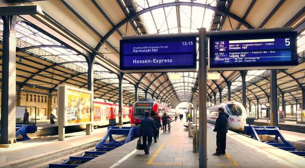 Hessen-Express am Bahnhof