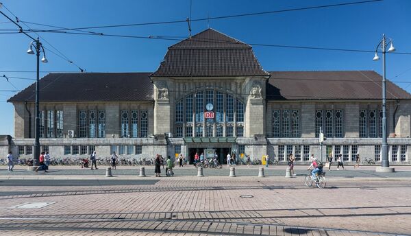 Foto: Deutsche Bahn AG/Lothar Mantel Darmstadt Hauptbahnhof (Foto: DB AG/Lothar Mantel)